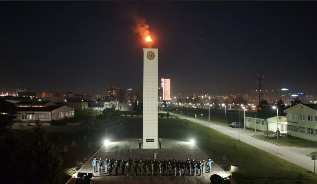 FSK ndez flakadanin për nder të Adem Jasharit dhe familjes Jashari