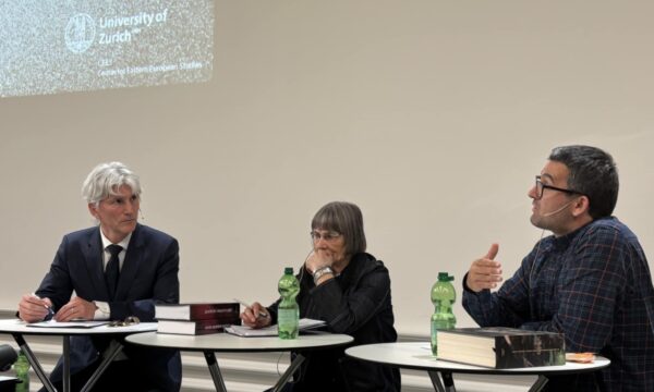 Kandiq në demant përmend edhe librin e Gashit që e promovonte nëpër Evropë: Ka pasaktësi të mëdha