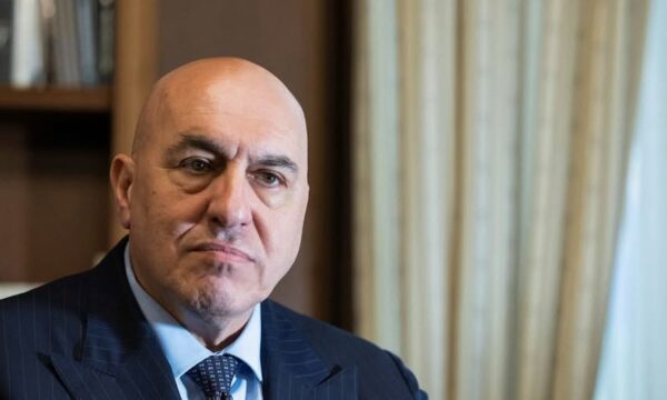 Ministri italian i Mbrojtjes që mbeti i bllokuar në Dubai do të kthehet në vendin e tij me avion ushtarak