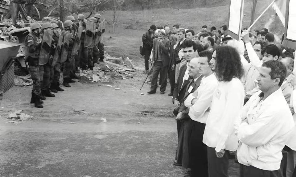 Qëndrim Kryeziu: Policinë e Kosovës e kanë sulmuar vetëm bandat serbe paramilitare në veri dhe Albin Kurti