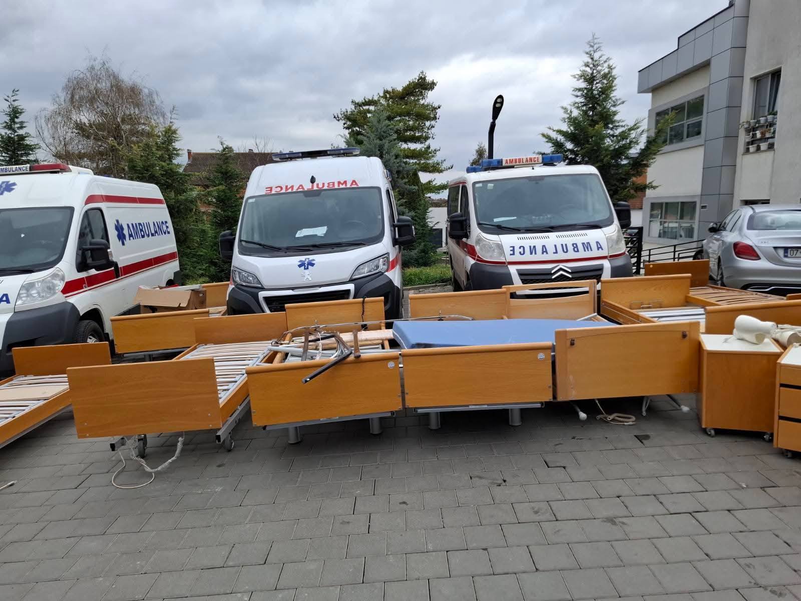 Përmirësohen shërbimet mjekësore në Rahovec, QKMF-ja pranon një donacionin e rëndësishëm