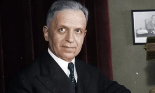 Ditëlindja e Faik Konicës