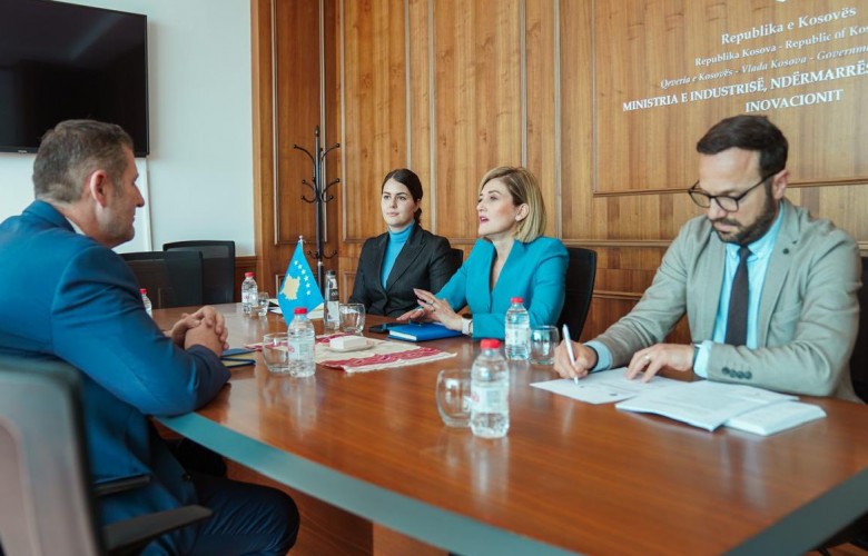 Kusari-Lila zhvillon takime me drejtues të ATK-së e Doganës së Kosovës