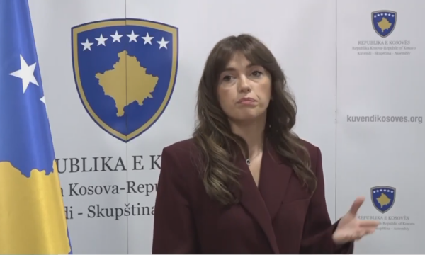 Haxhiu s’pranon të përgjigjet se pse s’e propozojnë Osmanin për presidente: Në mbledhje të LVV-së pati diskutime, por jo emra