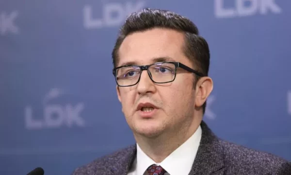Mustafa: Kosova s’duhet të shkojë në zgjedhje veç pse VV do që Albulena Haxhiu të jetë U.D Presidente