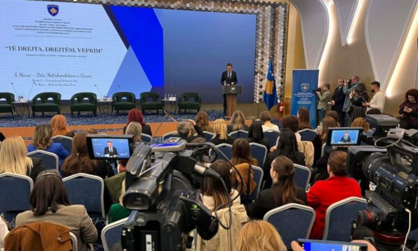 Kurti për 8 Marsin: Tolerancë zero per dhunën me bazë gjinore, drejtësia e barabartë është përgjegjësi e Republikës