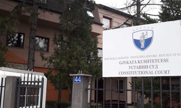 Kushtetuesja ka filluar shqyrtimin e dekretit të presidentes Osmani