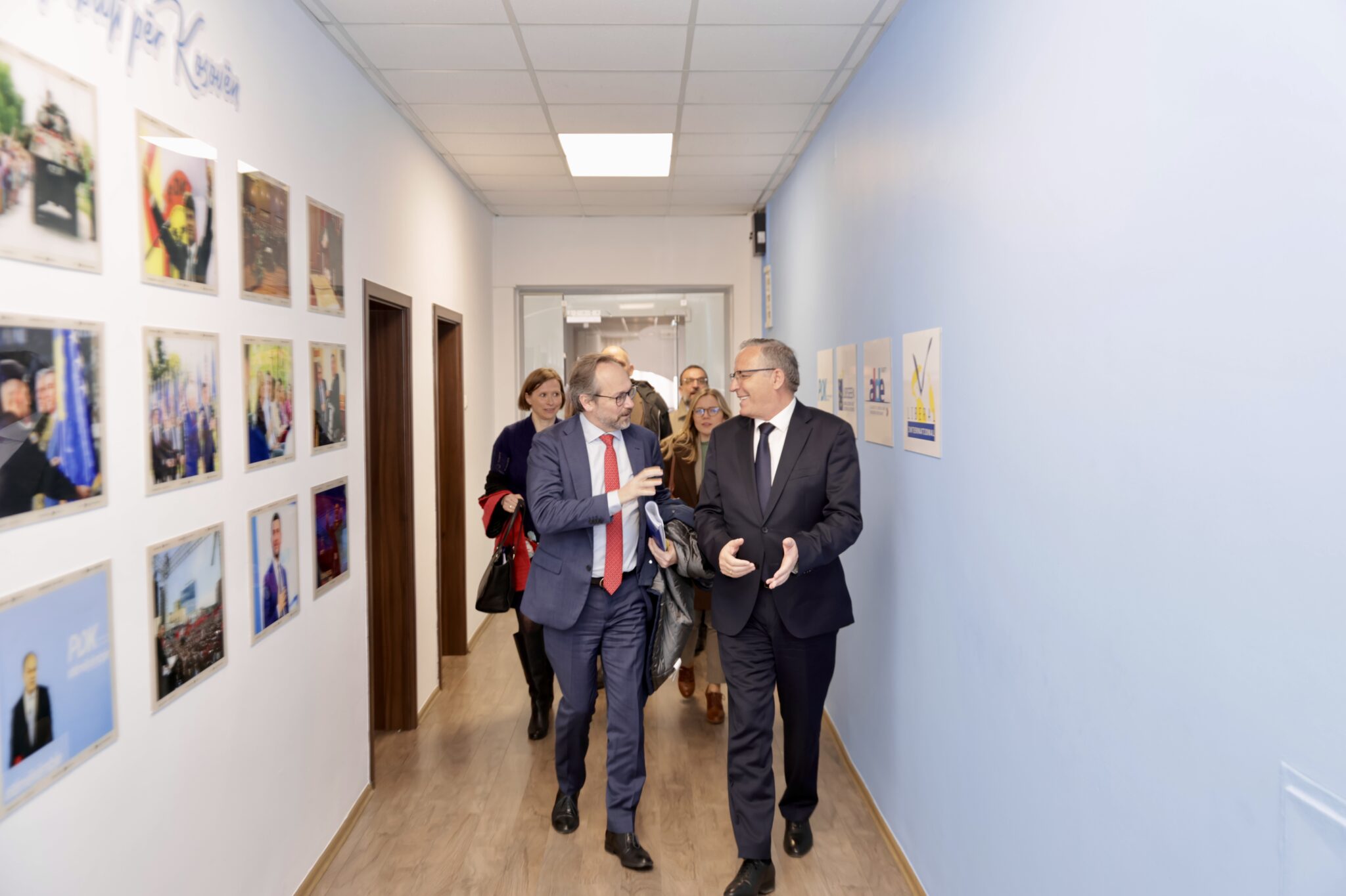 Hamza pas takimit me emisarin e BE-së: Integrimi evropian dhe anëtarësimi në NATO, synime strategjike të Kosovës