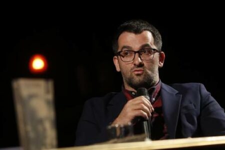 Historianët kërkojnë rezolutë kundër librit të Shkëlzen Gashit për masakrat në Kosovë