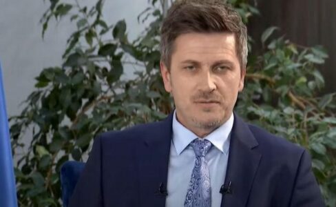 “Ka punuar shumë në reformën në drejtësi”, Haxhiaj i RTK-së i vardiset në mënyrë të pabesueshme Albulena Haxhiut