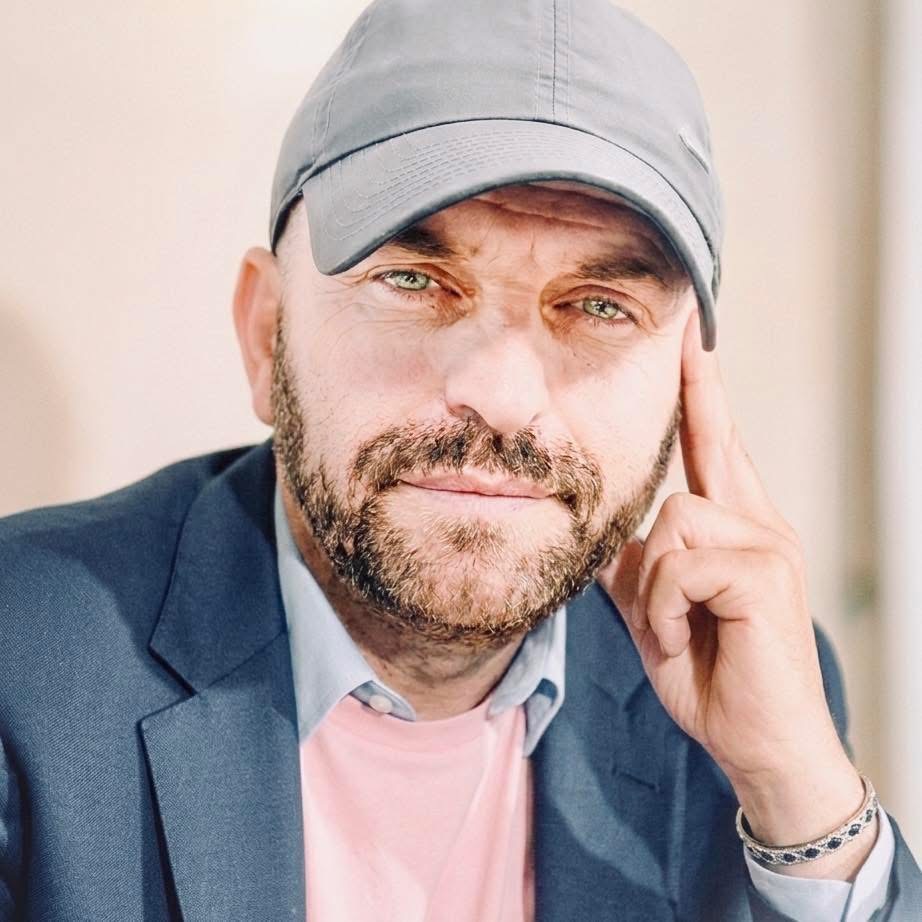 Astrit Gashi: Djegia e shtëpisë së Enver Hoxha nuk është akt demokracie, por vandalizëm