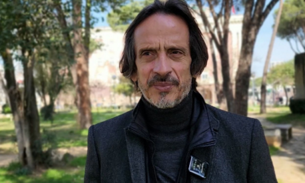 Andoni kritikon Kosovën e Shqipërinë për raportet, përjashton ato në mbrojtje: Po e shikojnë interesin pragmatik
