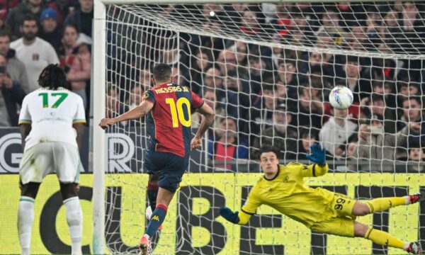 Roma mposhtet nga Genoa dhe e humb vendin e Ligës së Kampionëve