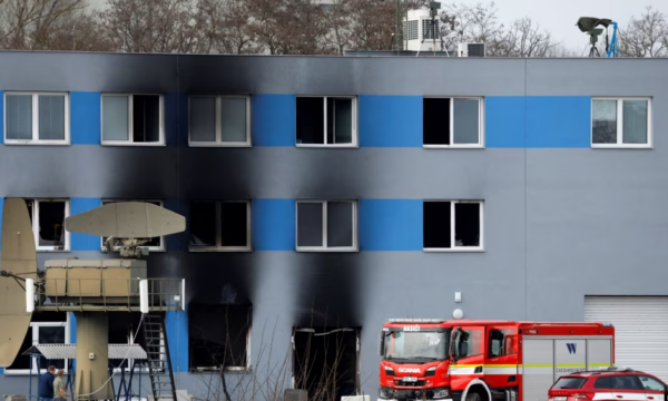 Zjarri në kompaninë çeke të armëve të lidhur me Ukrainën hetohet si sulm terrorist