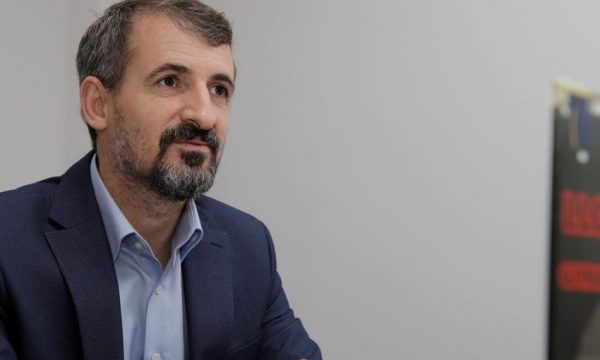 Miftaraj: VV-ja “luftë frontale” ndaj Gjykatës Kushtetuese