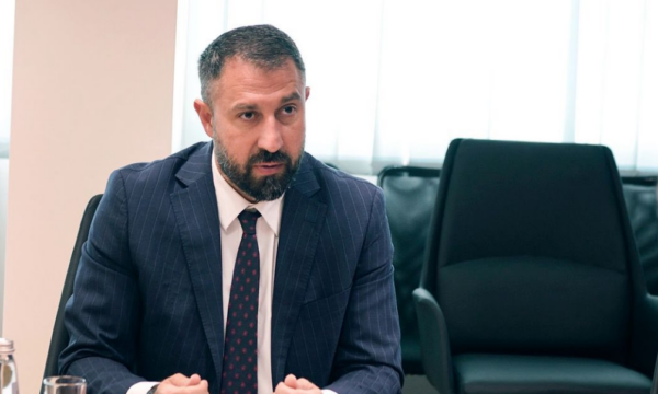Krasniqi themelon grupin punues për Bordin e Mitrovicës: Ka ndihmuar në projektet si urat e reja