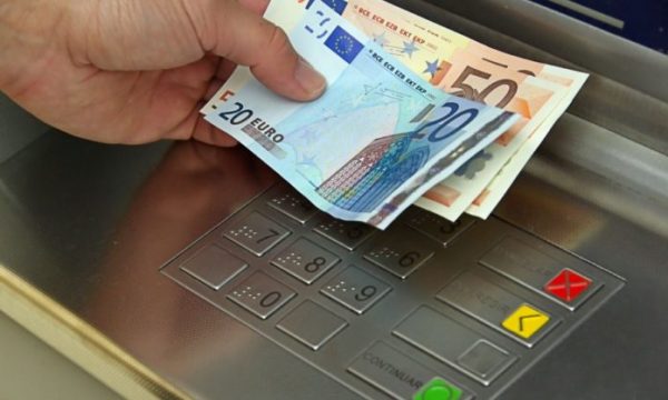 Ekzekutohet paga e 13-të për punonjësit e sektorit publik