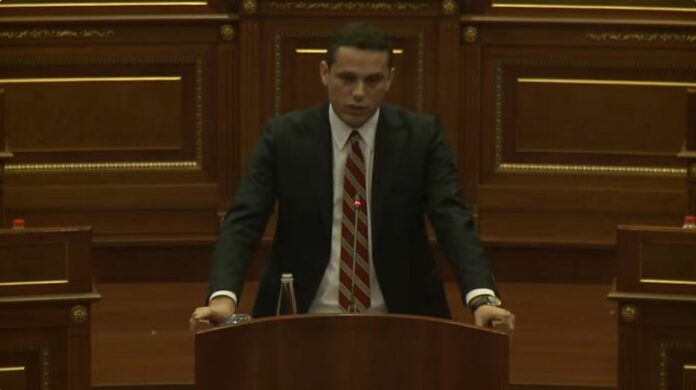 Gruda e pyet Albulena Haxhiun: Rregullorja thotë se seanca për amendamentet thirret pas 2 jave, pse e thirre pas 14 viteve