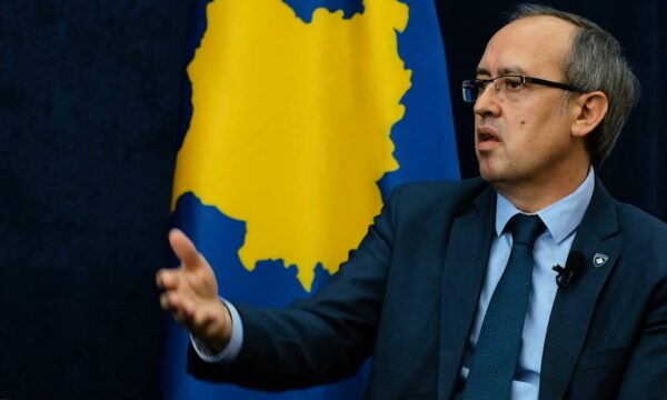 A mund të kthehet Osmani në LDK? – Hoti nuk ia “fal” dëmet që i shkaktoi partisë, Abdixhiku e lë derën hapur për të