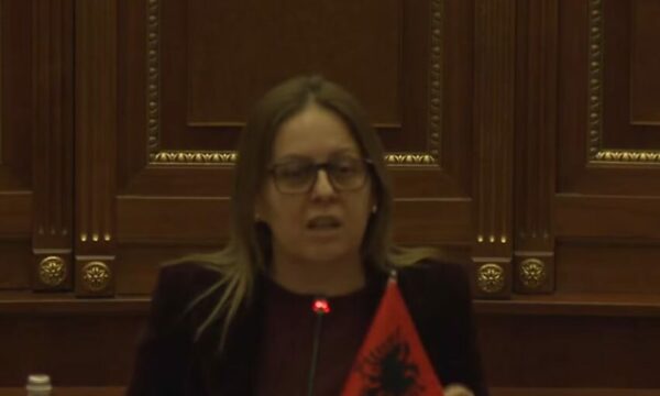 Çka tha Hykmete Bajrami që nuk e la Albulena Haxhiu të fliste?