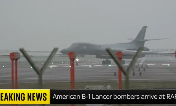 Trump paralajmëroi Iranin se sot do ta godasë rëndë, 3 bombardues B-1 pozicionohen në një bazë britanike