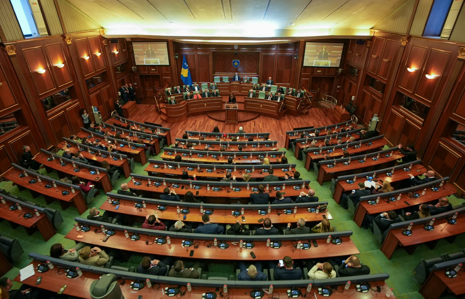 Bllokada në kuvend rrezikon fatin e marrëveshjeve ndërkombëtare 121-milionëshe