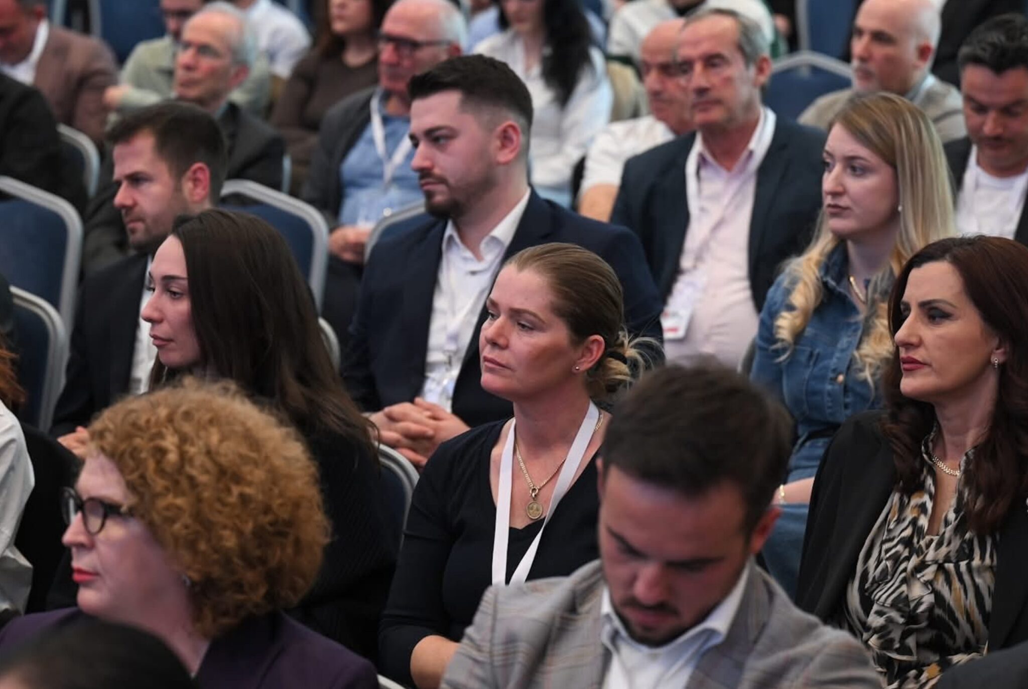Deputetja e VV-së: Dje e shpërndave Kuvendin, presidente “qitja flakën edhe sot”!