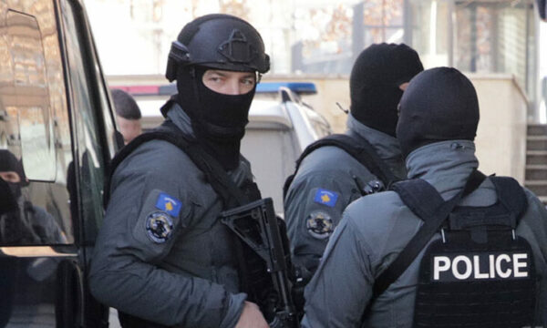 Aksion i Policisë dhe Prokurorisë kundër fajdes në Prizren, dëmi ndaj viktimës arrin 700 mijë euro, të dyshuarit kërkuan 450 mijë euro shtesë