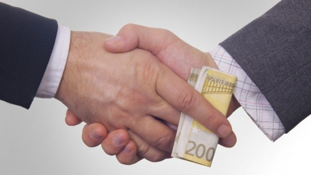 Ngritet aktakuzë ndaj dy zyrtarëve të KEDS-it për pranim ryshfeti në Ferizaj