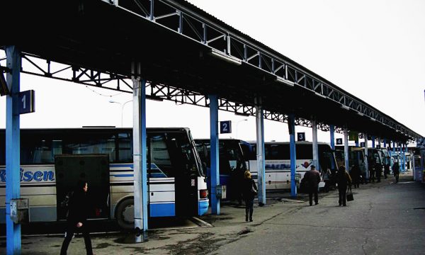 Ngriten çmimet e biletave të autobusëve ndërurbanë, kërkohet ndërhyrje nga Qeveria