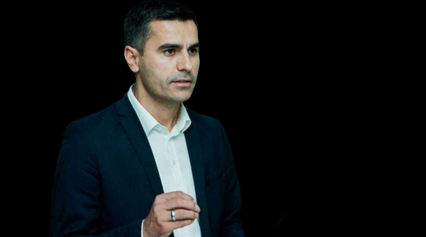 Tahiri: Dëshira jonë është që Vjosa Osmani të mos tensionohet politikisht