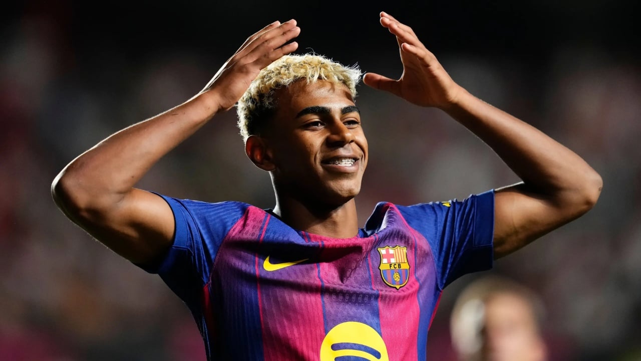 Yamal e nis nga stoli, Barça publikon formacionin ndaj Sevillës
