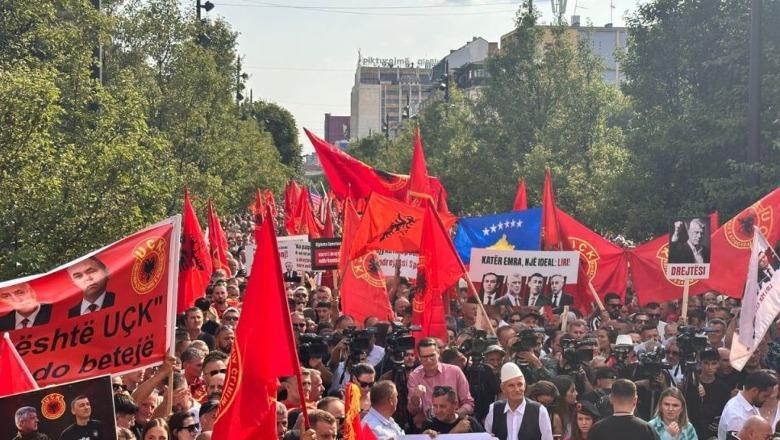 Studentët e Pejës sot në protestë, kërkojnë mbrojtjen e vlerave të UÇK-së