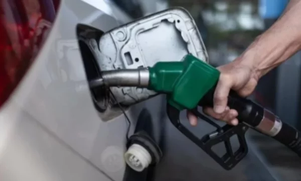 Qeveria e Shqipërisë ul me 20 përqind akcizën e karburanteve