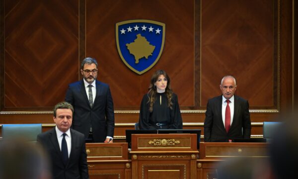 Kosova sërish në zgjedhje, Albulena Haxhiu duhet caktojë datën: 31 maj apo 7 qershor?