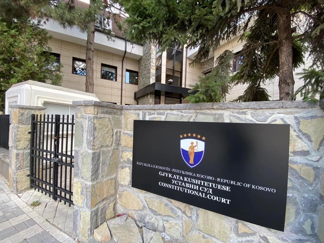Gjykata Kushtetuese sot pret vizitorë