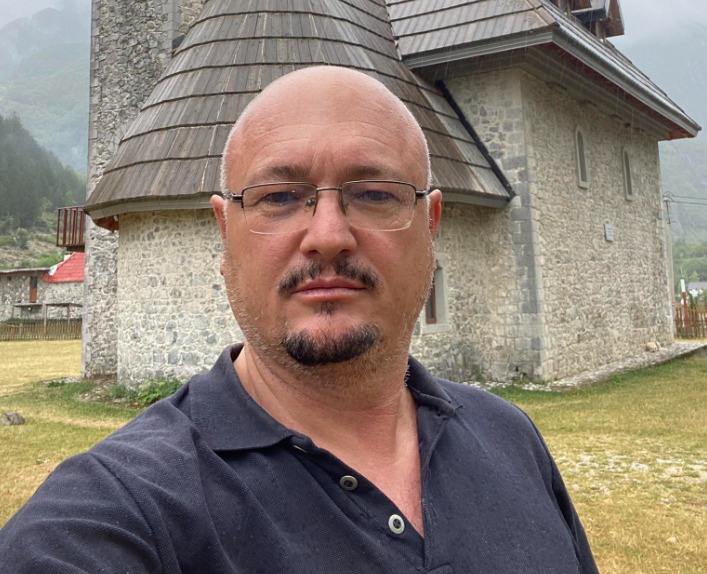 Kosova dhe Iluzioni i Krahasimeve: Shteti i Ndërtuar mbi Kompromisin, jo mbi Modelet Klasike