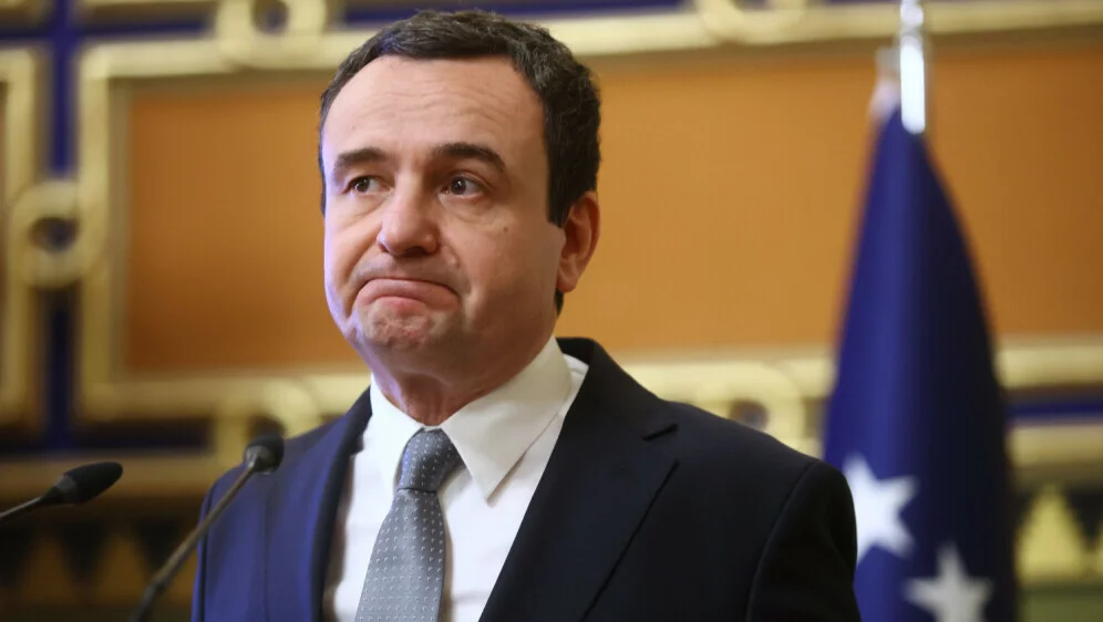 10 qëndrimet që Albin Kurti i shkeli me të dyja këmbët