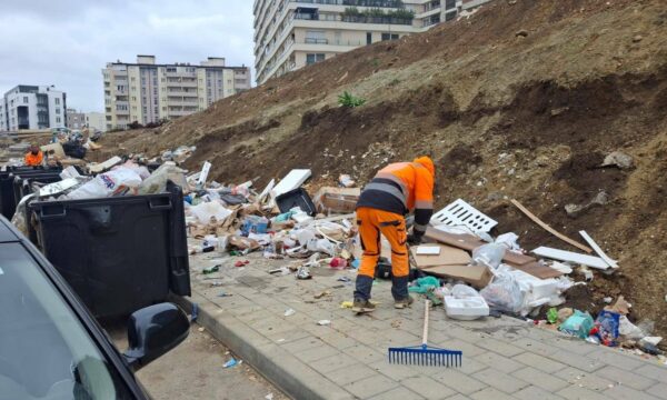 Perparim Rama njofton se po pastrohen mbeturinat në lagjen Mati 1, lut qytetarët t’i përdorin kontejnerët