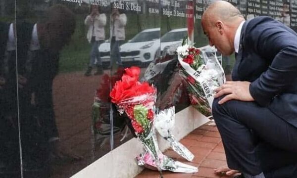 Ramush Haradinaj kujton të rënët e Kralanit: Liria erdhi me çmimin e gjakut të tyre