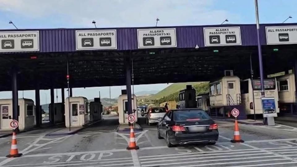 Arrestohen dy tiranase në Merdar, po i fusnin shtatë emigrantë në Kosovë