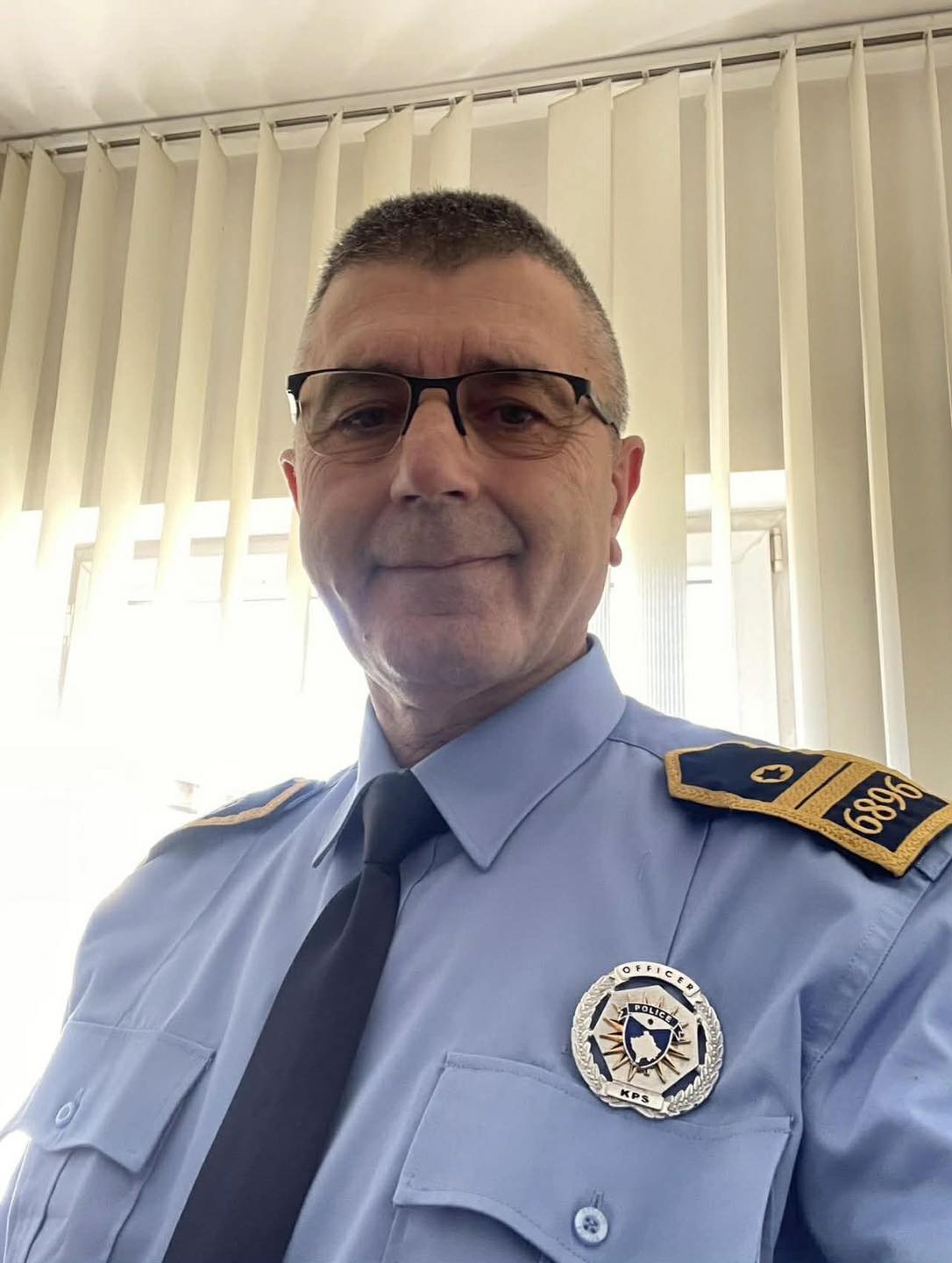 E dhimbshme: Vdes zyrtari policor