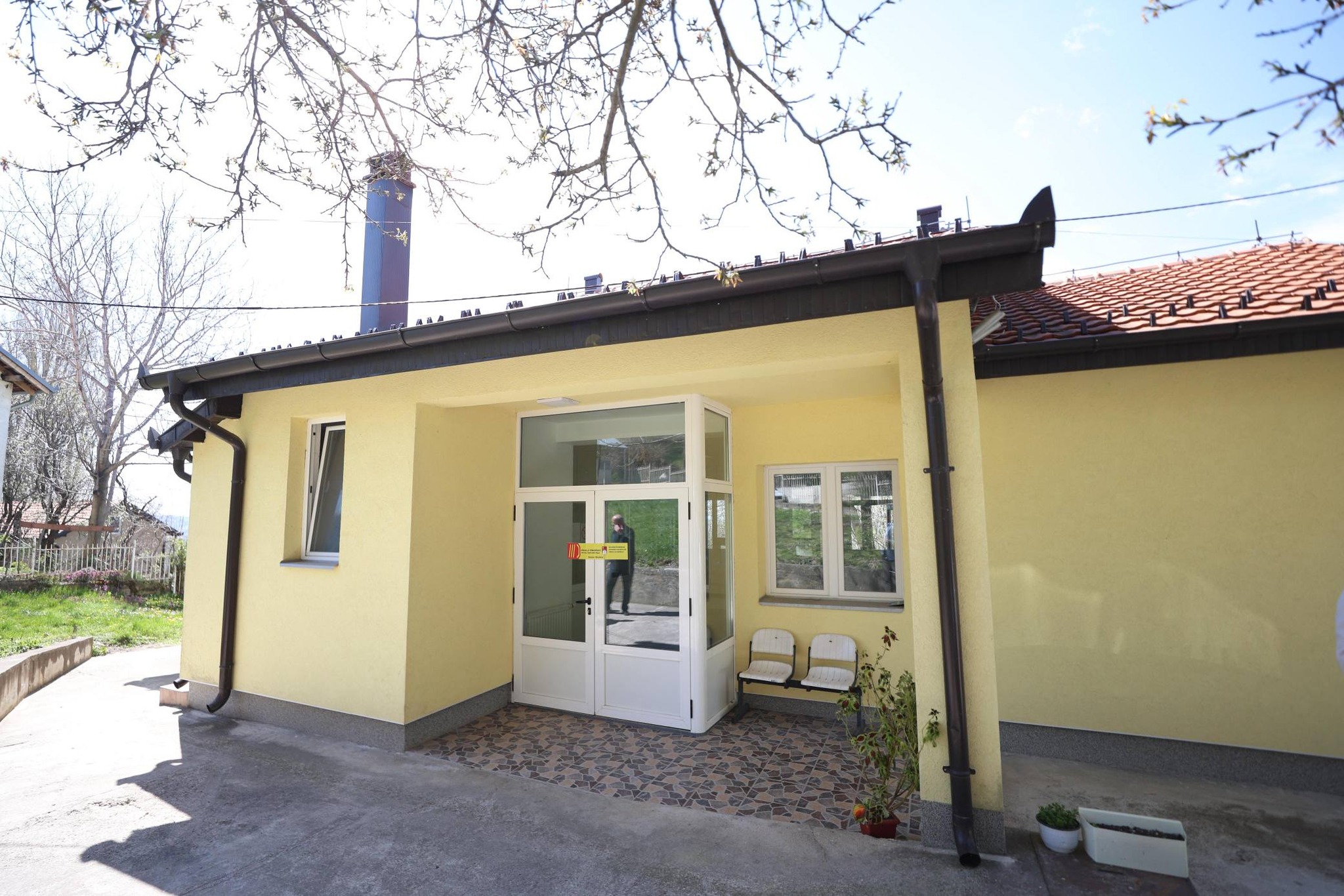 Mbyllen dy ordinanca në vendbanimet me serbë në Skenderaj: Funksiononin nën menaxhimin e strukturave paralele