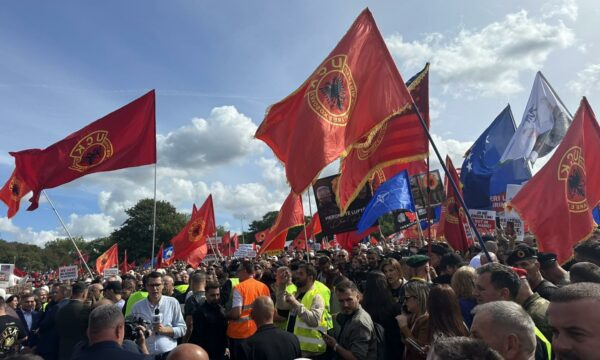 OVL e UÇK-së paralajmëron protesta: S’kemi pranuar përgjigje nga Kurti e Haxhiu për Ligjin për mbrojtjen e vlerave të luftës,