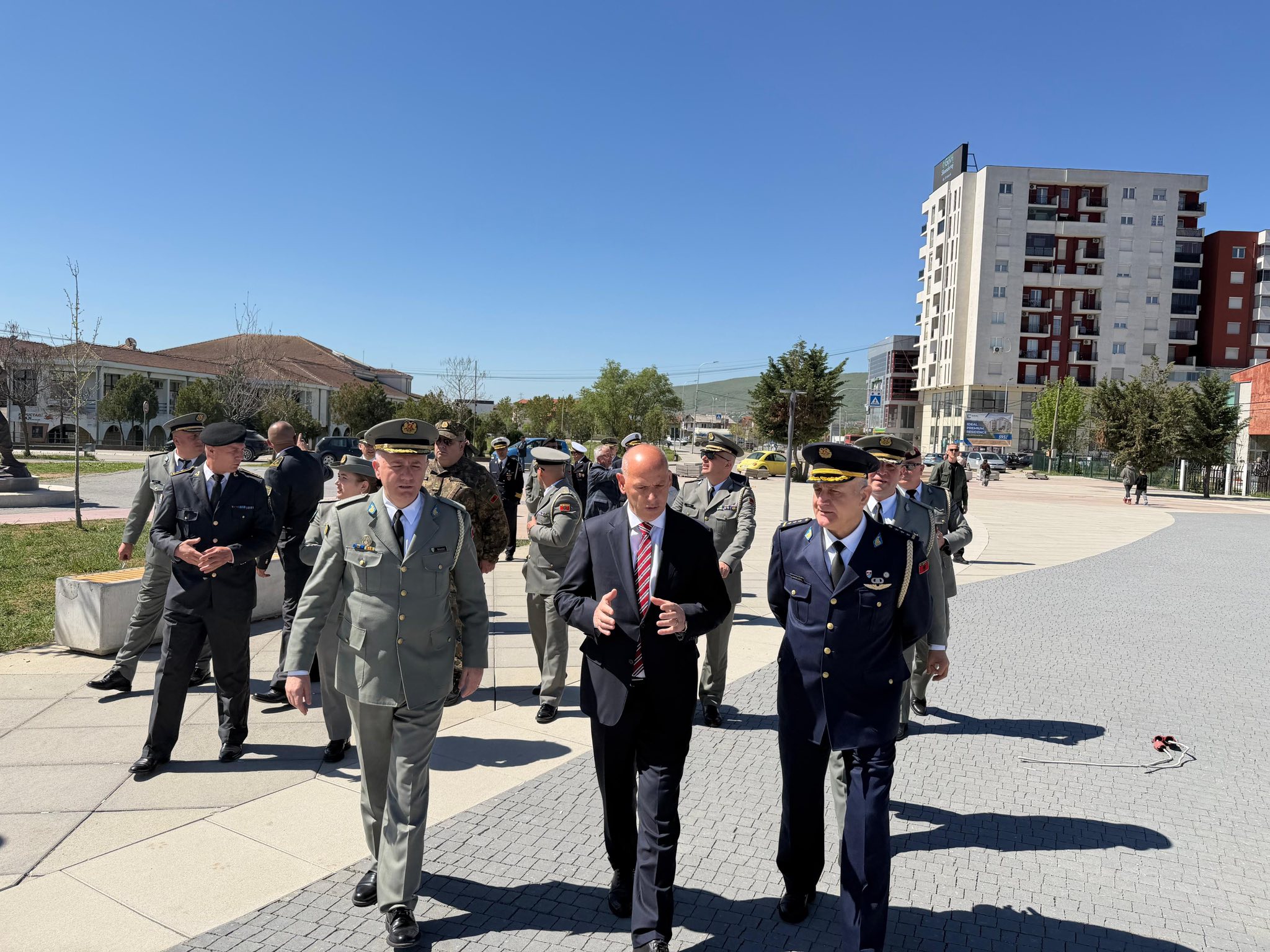 Lule për Fehmiun dhe Xhevën – nderim për dëshmorët dhe mesazh përkushtimi ndaj lirisë
