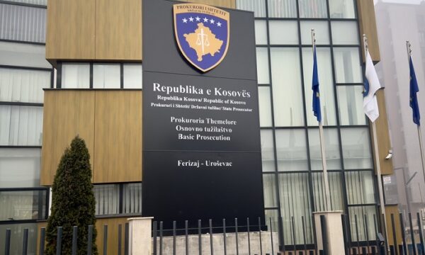 Prokuroria në Ferizaj ndalon edhe dy persona të tjerë, njëri noter, dyshohet për keqpërdorim të pozitës zyrtare