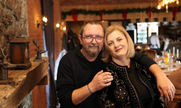 U propozua për Presidente në një proces të kontestuar, vëllai i Feride Rushitit bëri një postim në Facebook