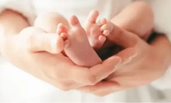 Bie numri i lindjeve e rritet ai i shkurorëzimeve në Kosovë