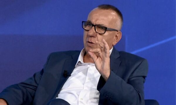 Hasani: Votimi i VV për Presidentin puç kushtetues, Albulena Haxhiu ushtroi “funksione policore” ndaj deputetëve