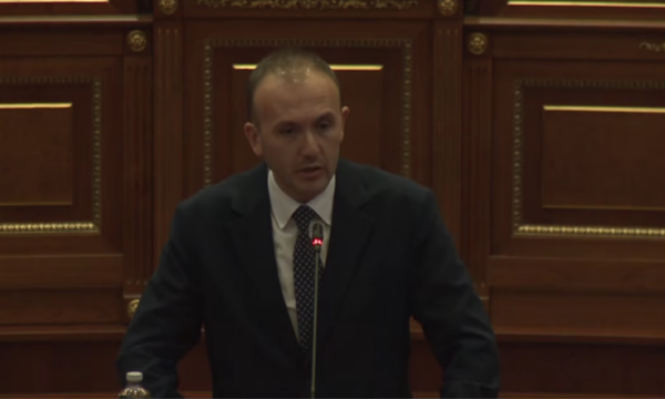 Mustafa: Qeveria të tregojë nëse do të ulen çmimet pas miratimit të ligjit për çmimet tavan